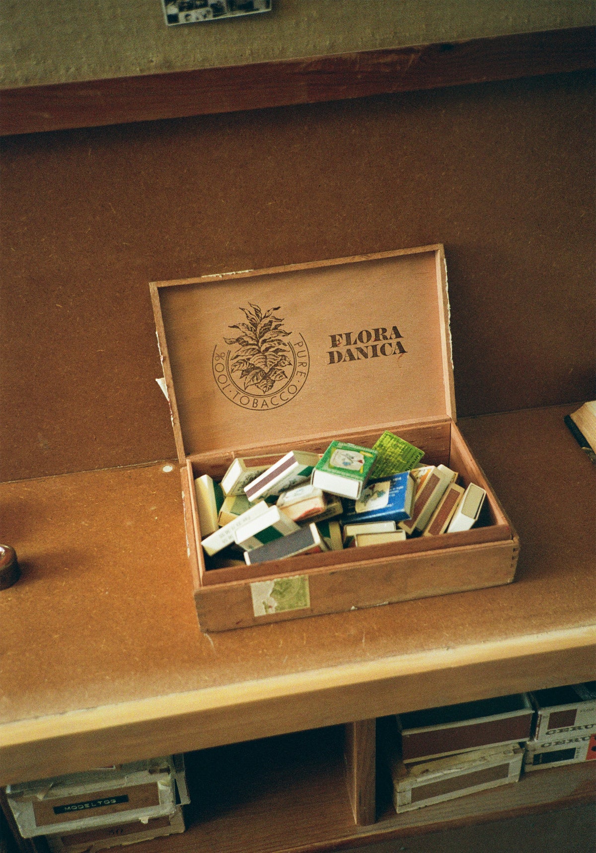 <p>we use old matchboxes and cigarcases as packaging.</p>