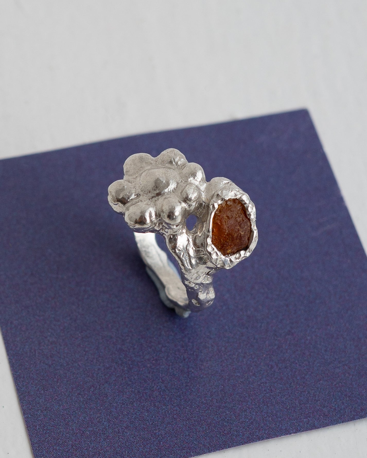 birgits finger in bloom with amber