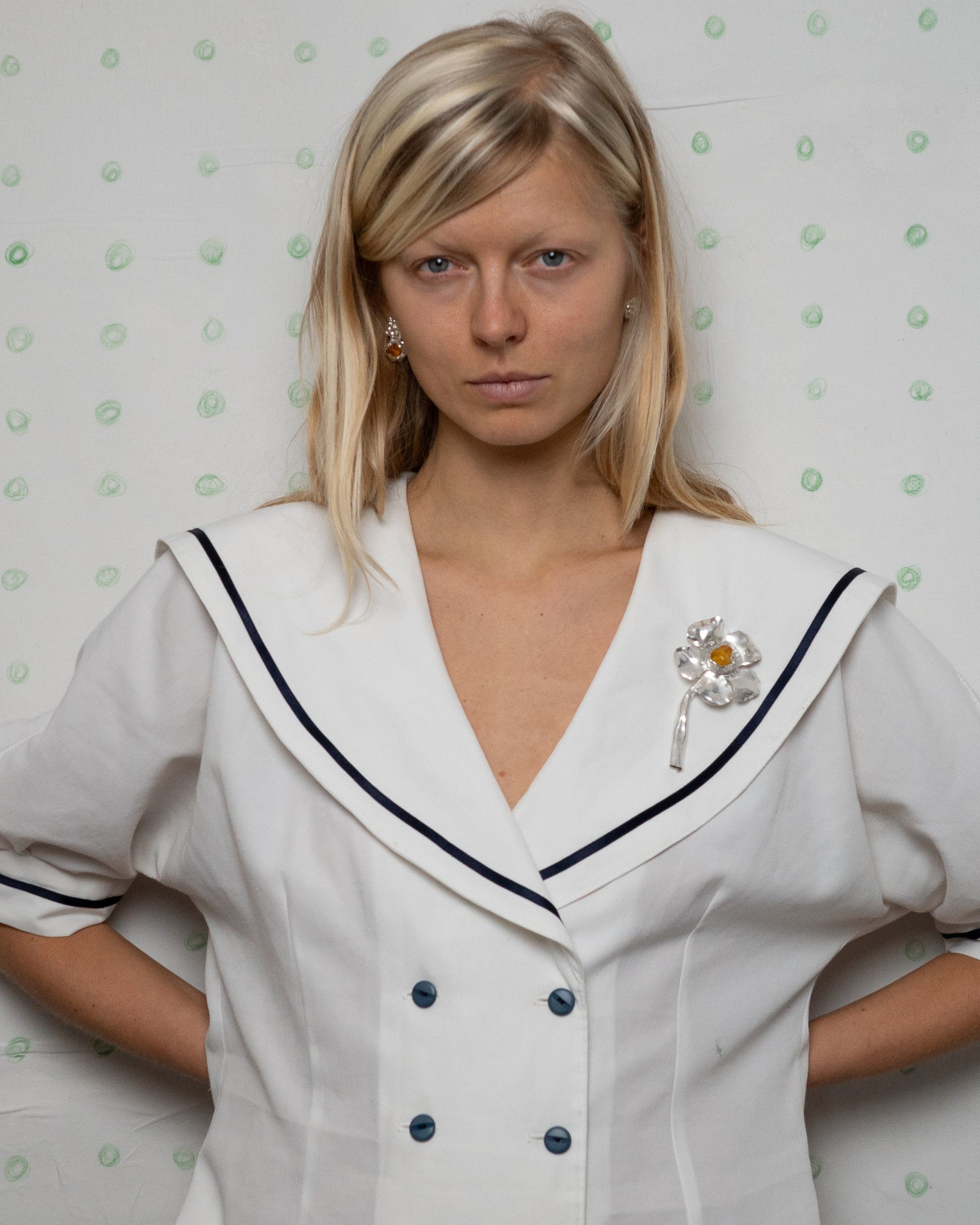 flower broche with amber