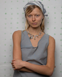 inges neck with berries