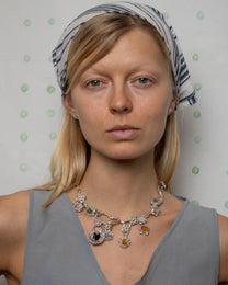 inges neck with berries