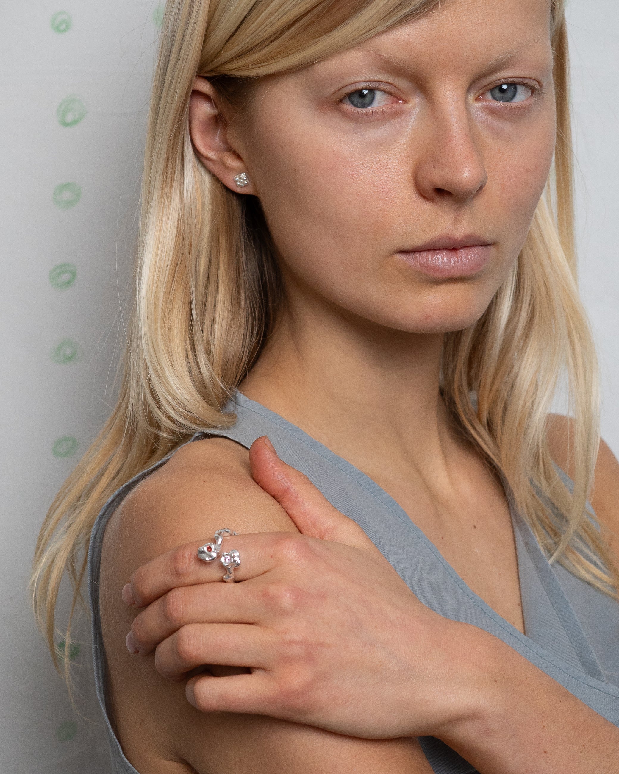 kasper with an orange and pink sapphire